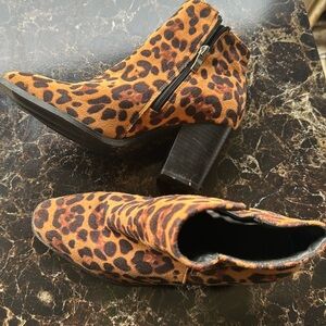 Leopard 🐆 print boots 👢 39